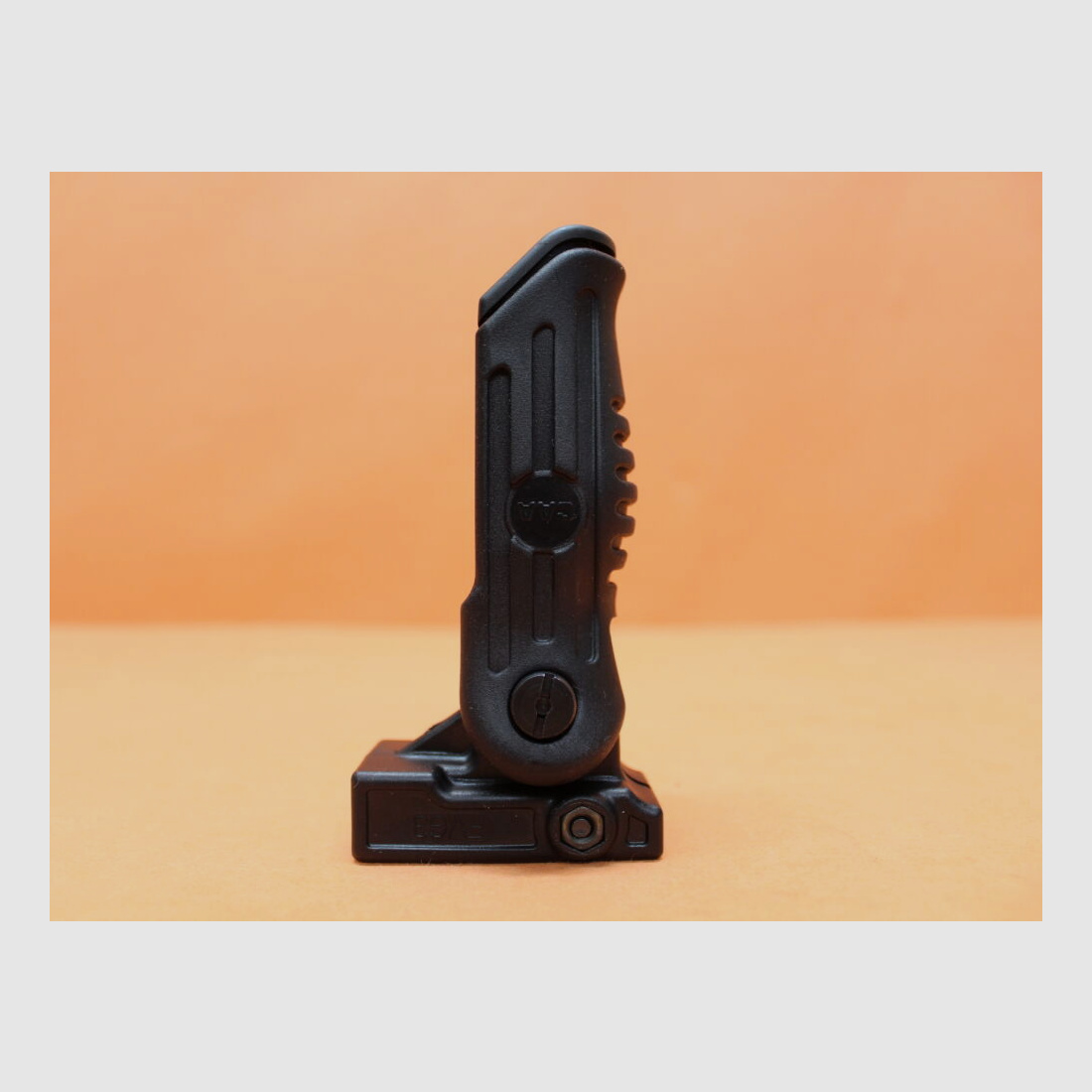 CAA Tactical CAA Vordergriff FVG-3B 3-Pos. klappbar mit Batteriefach, Polymer schwarz für Picatinnyprofil