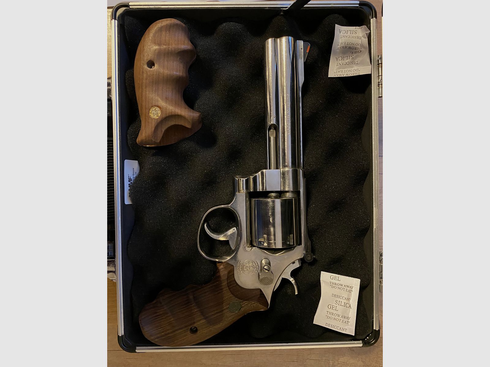 Smith & Wesson 627.0 Target .357, including gun case and accessories