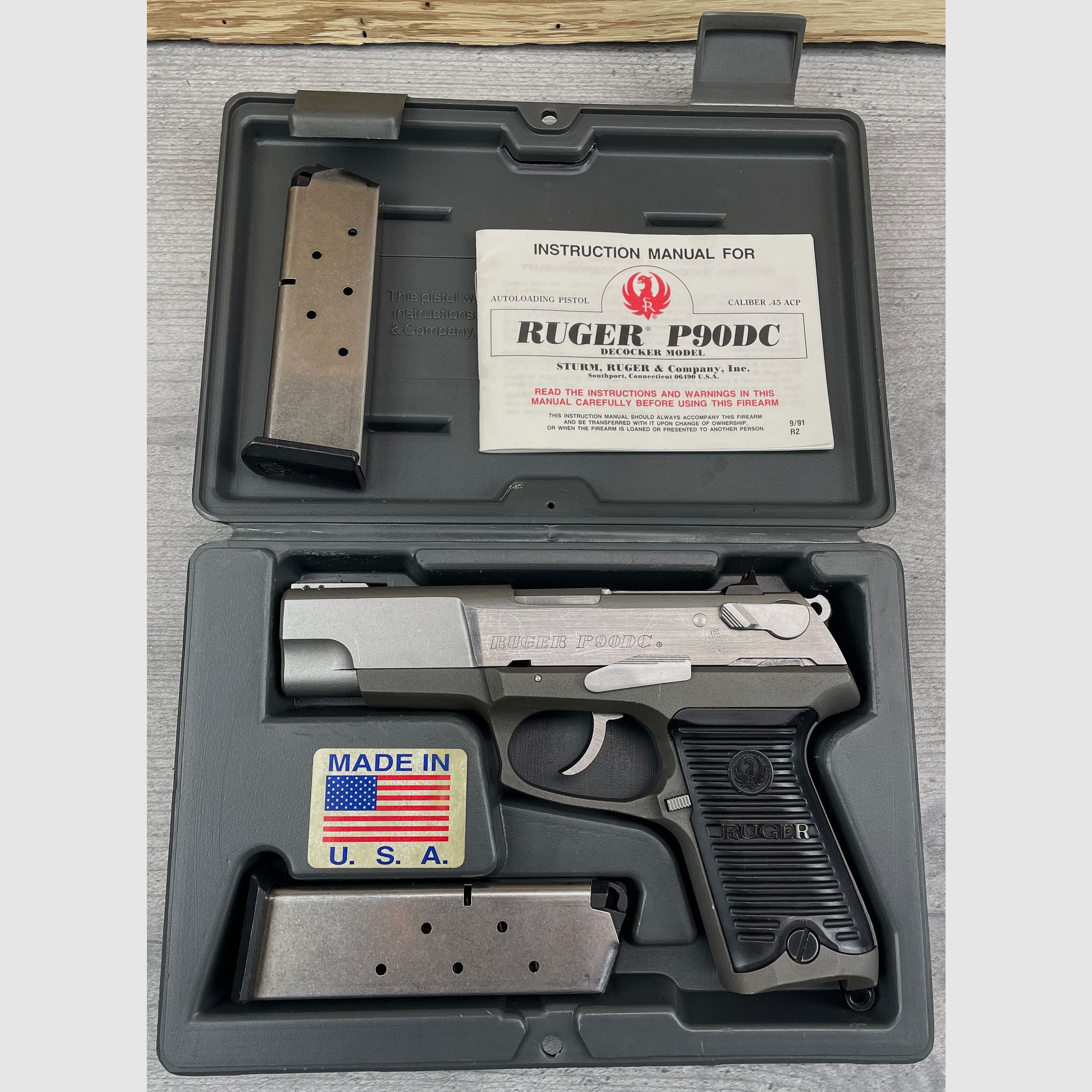 Ruger P90 DC Kal.: .45 ACP halbautomatische Pistole