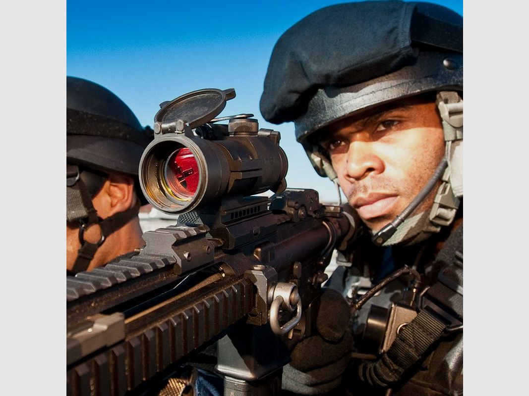 Aimpoint PRO Patrol 2 MOA | QRP2 Weaver/Picatinny, Bild 6 von 10