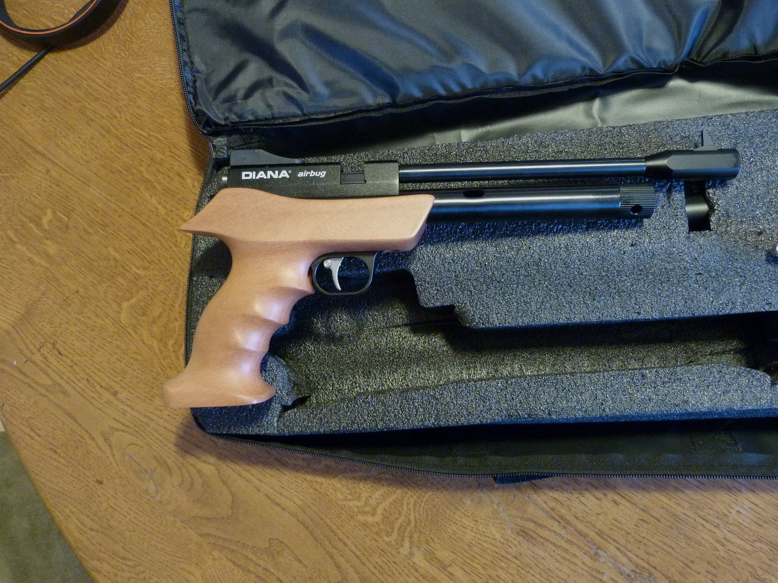 Diana Airbug CO2-Pistolet, pistolet pneumatyczny z walizką.