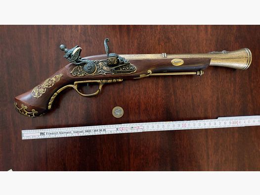 Replica flintlock pistol decoration – defective