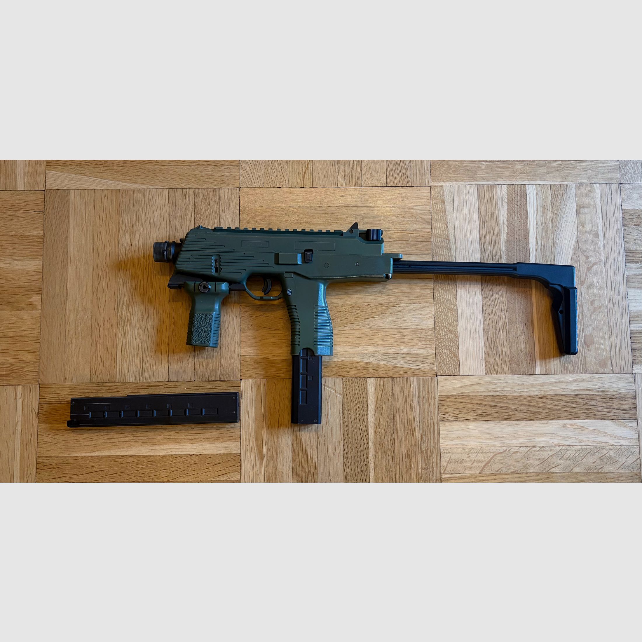 B&T MP9 A3 GBB de KWA – avec 2 chargeurs & dessin éclaté – bon état