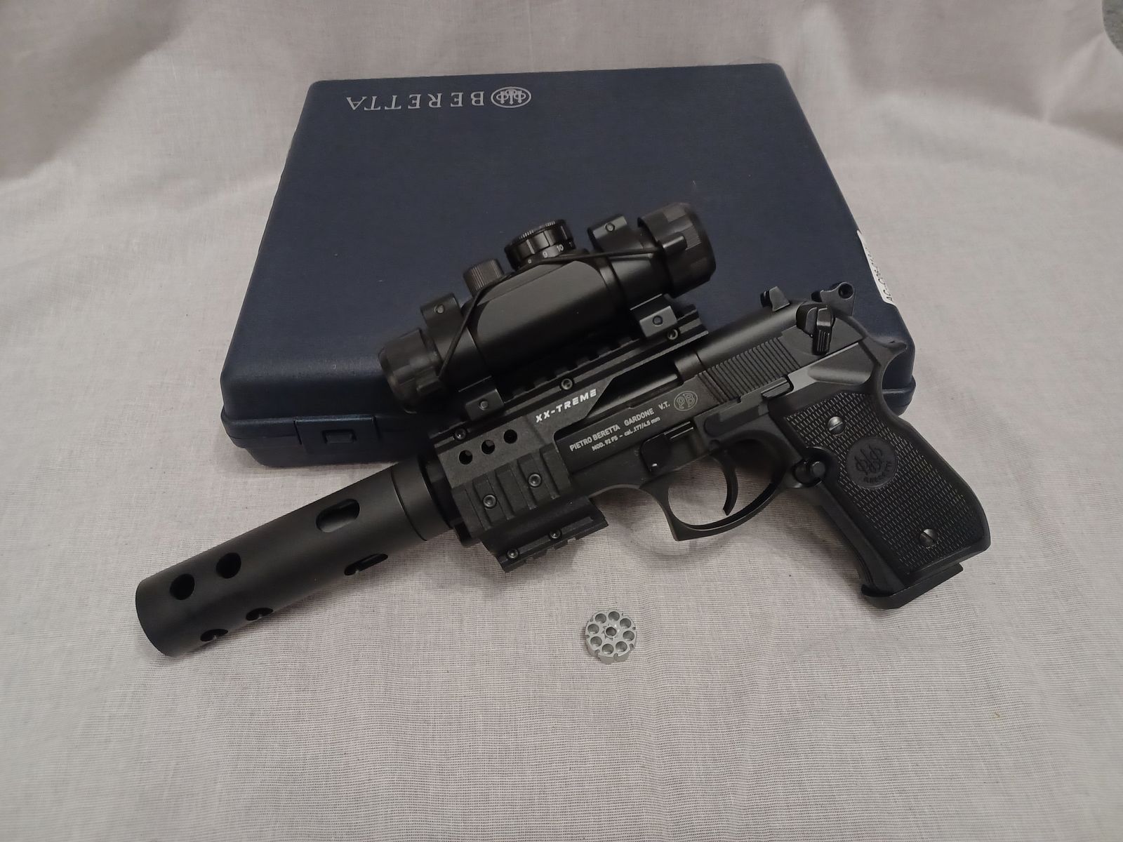 Beretta 92 FS XX-Treme / 4,5 mm Diabolo / CO2 / Pistole / OVP (89)