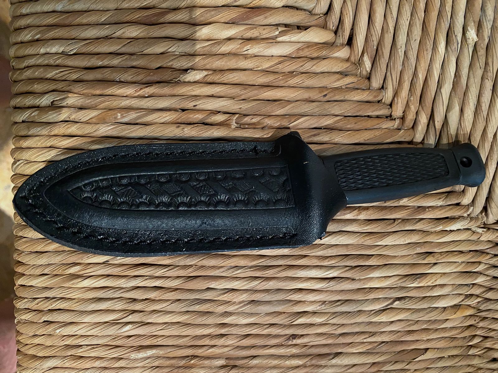 Nóż nurkowy / nóż outdoorowy z pochwą