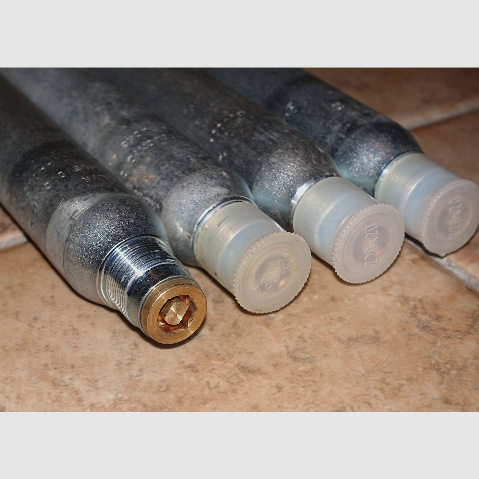 Unbenutzte Steyr CO2 Kartuschen / aus Lagerbestand / zB für Steyr LG88/LG91