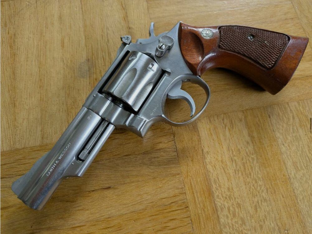S&W 66