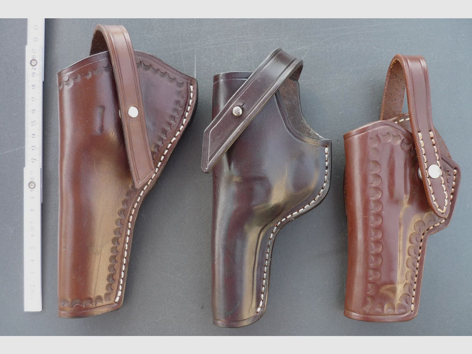 Holster HKDesign Art. Nr. 002 : Holster simple avec sangle de sécurité - pour : S&W Victory"38, 08, Star M30 - pour gauchers