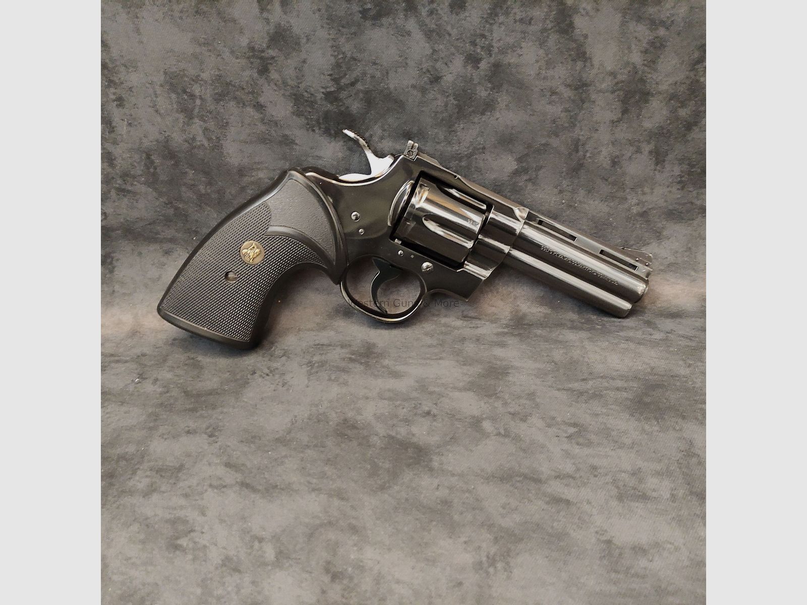 Colt	 Python Black 4 Zoll  Kal.357Mag.  Colt in Hartford (Connecticut), USA