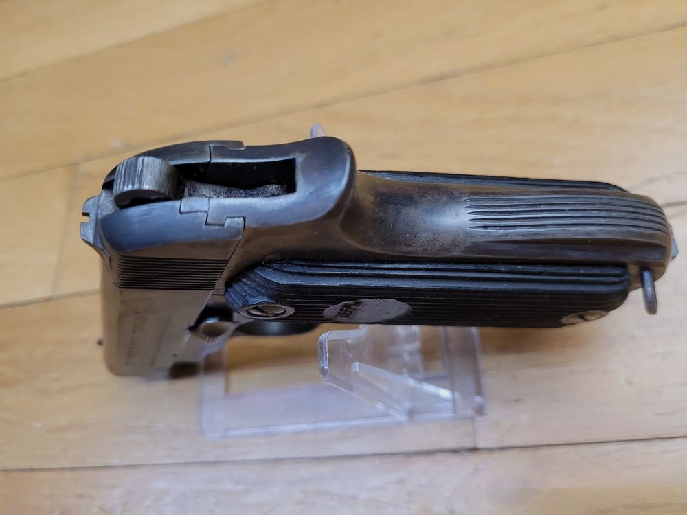 Schöner Unique Rr51 Pistol – Kal. 7,65mm – Waffenfabrik der Französischen Pyrenäen – Fortsetzung des Kriegsmodells der Besatzung – Sehr gute Verarbeitung – Exzellente Handhabung – Zwei Magazine 9 Schuss – Eine Mini 1911A1 in 7,65! – Exemplar in sehr gutem Zustand! – TBE+, Bild 11 von 17