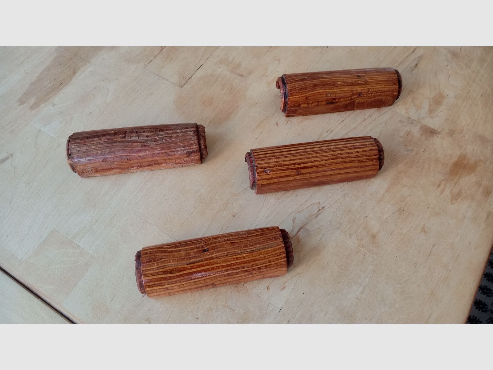 Originale guanti superiori Dong AK rumeni (molto larghi) / Legno laminato robusto perfetto per il pene di asino rumeno (Uluc) o guanti RPK