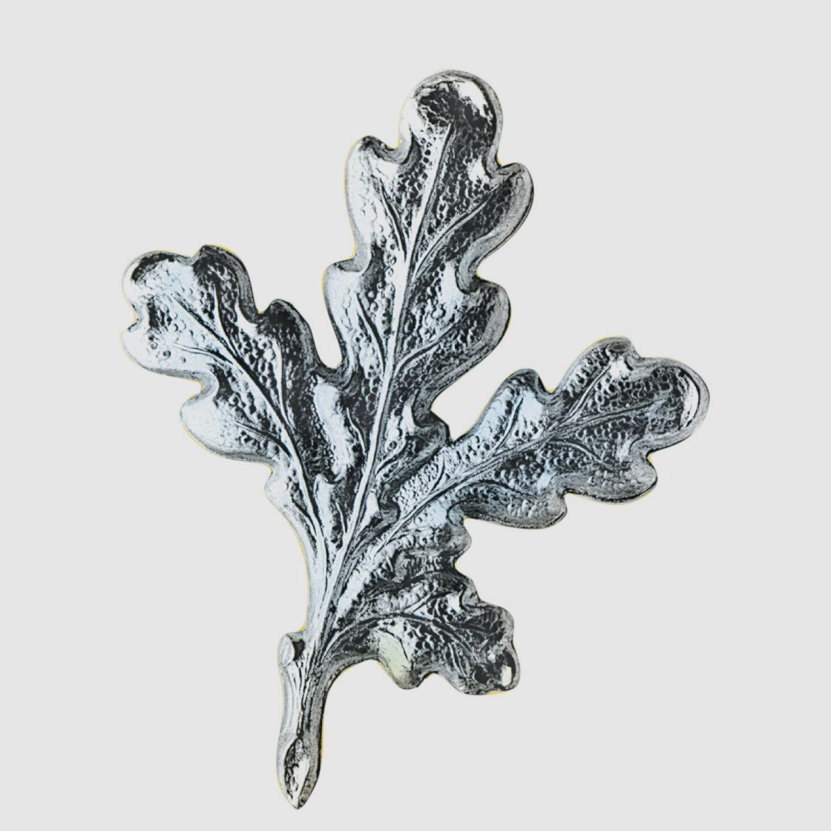 Oak leaf decoration