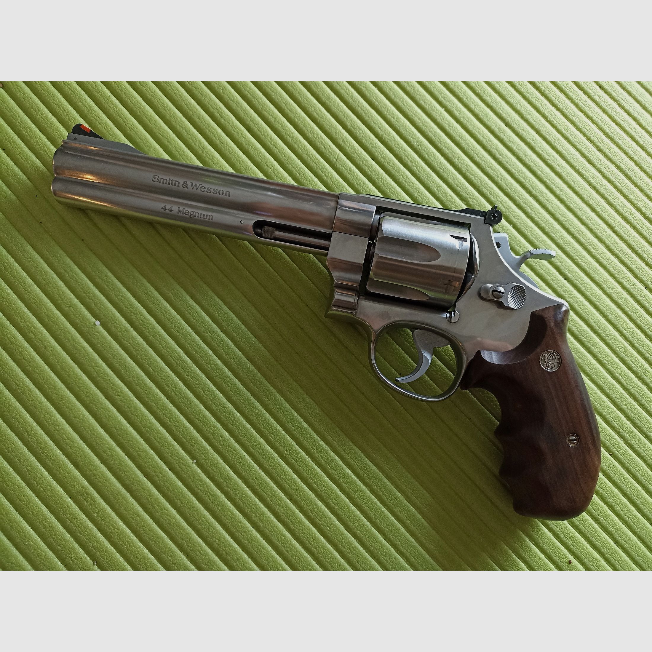 Smith & Wesson 629 Classic DX  .44 Magnum Stainless Steel