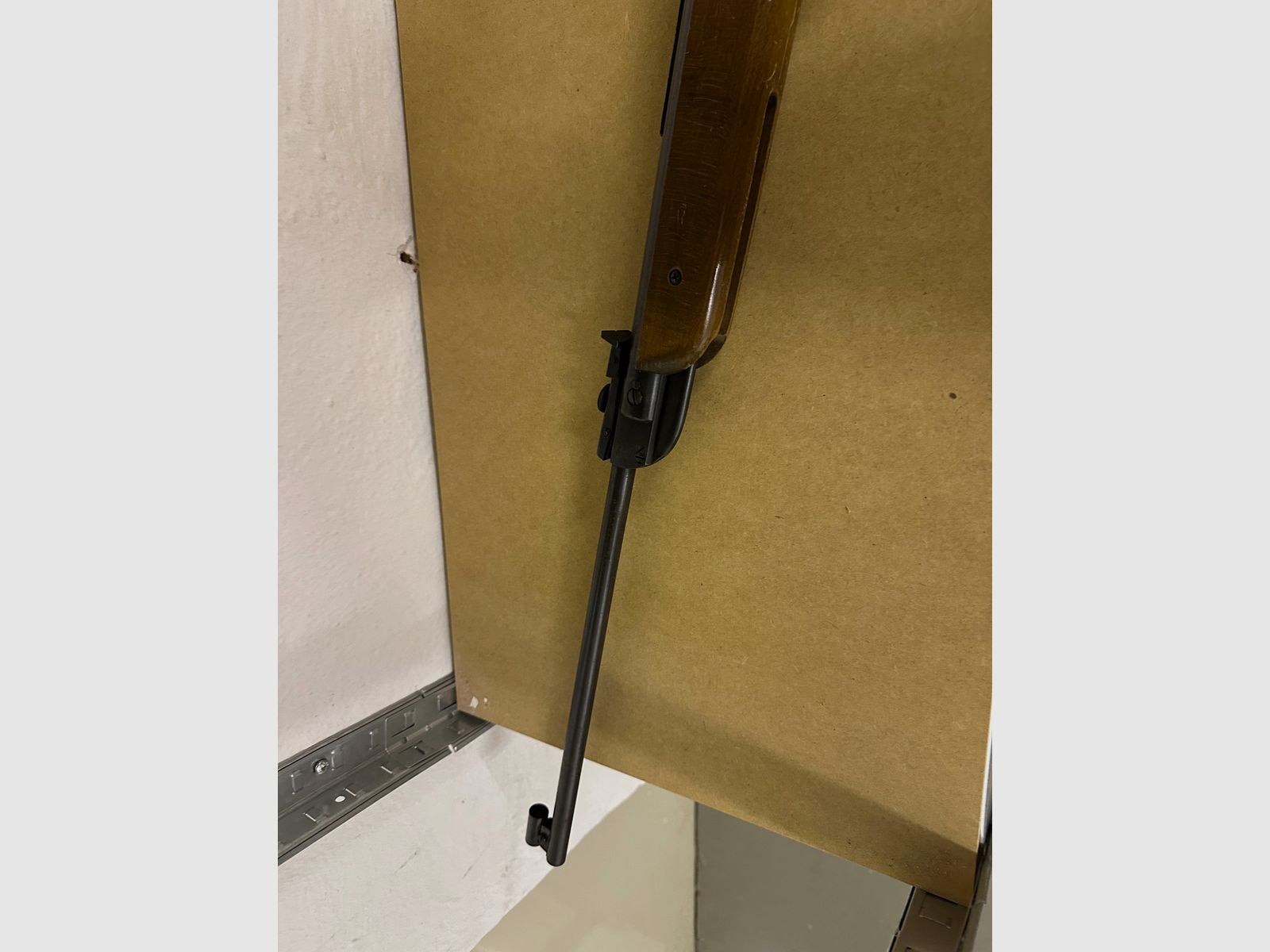 air rifle, image 4 of 5
