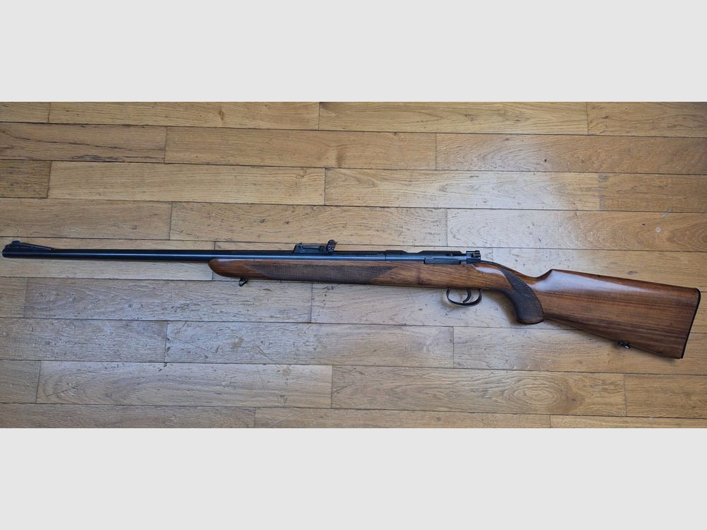 Sehr schöne Wettbewerbsbüchse Mauser ES350 B – III. Reich – Modell Meisterschaftsbüchse – 22LR – Anfängerwaffe 1936 – Mono-Nummer – Premium Lauf – Ein Sprung an der Spitze des Schaftes, aber insgesamt in ausgezeichnetem Zustand, fast neu – TBE, Bild 25 von 35