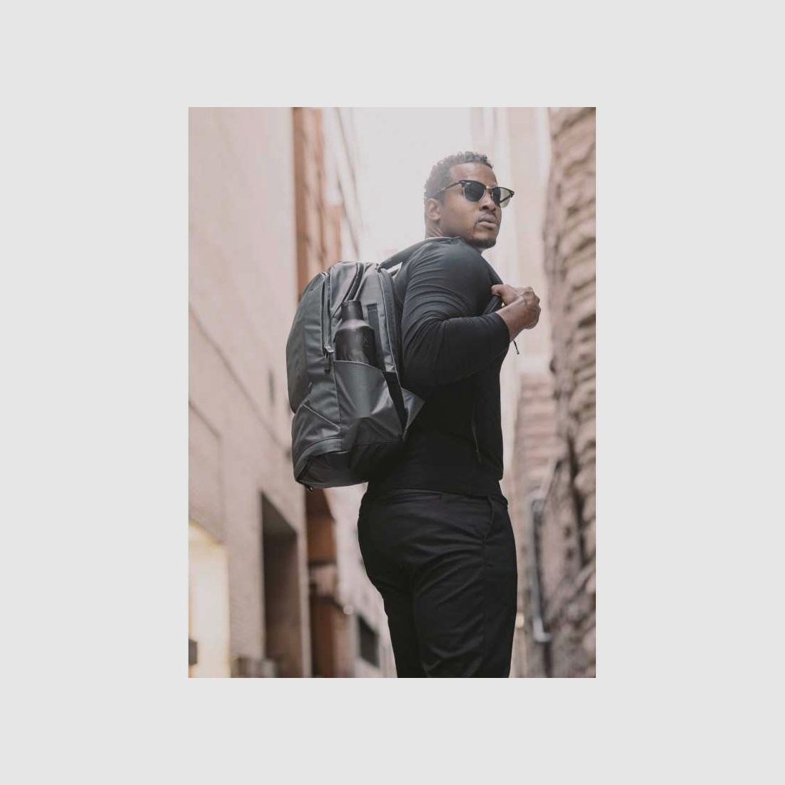 SOG Rucksack Surrept 16 CS, Charcoal