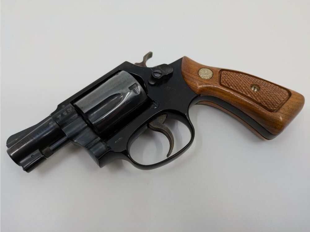 <S&W 37>