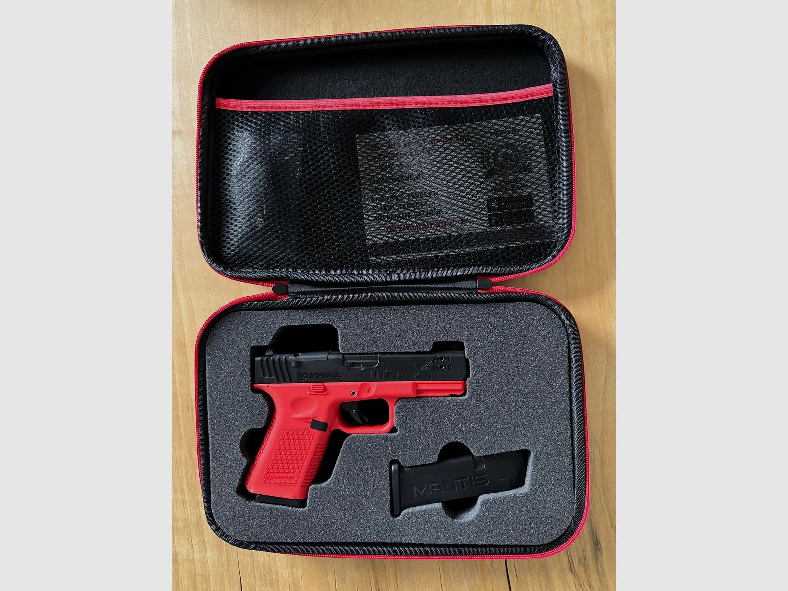 Mantis Titan X 701 laser dry-fire training pistol (like Glock 19)