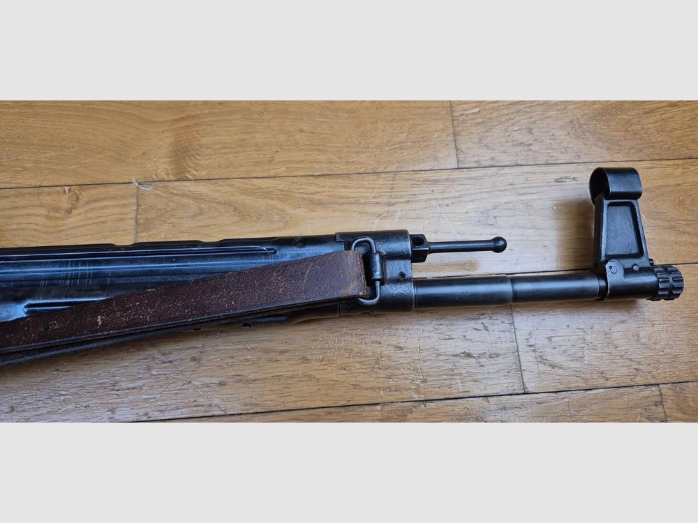 Schönes Sturmgewehr 44 – MP43 / MP44 / Stg44 – Erma-Waffe von 1945 – 1. Sturmgewehr der Geschichte – Nicht monomatrikuliert, aber 100% aus dem 2. Weltkrieg – Nicht überholt DDR / Jugoslawien – 2 originale 30-Schuss-Magazine – Seltene und mythische Waffe in ausgezeichnetem Zustand – TBE+ – Kategorie A2 – Export AUSSCHLIESSLICH, Bild 9 von 39