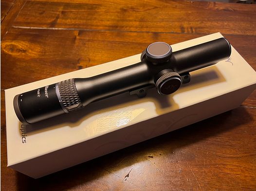 Blaser Infinity B1 1-7x28 iC met Zeiss-rail