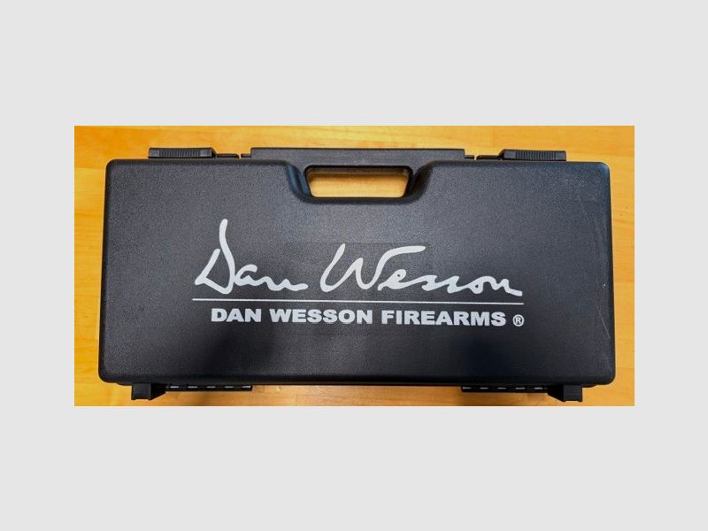 Dan Wesson 715 CO2 4,5mm Diabolo Revolver