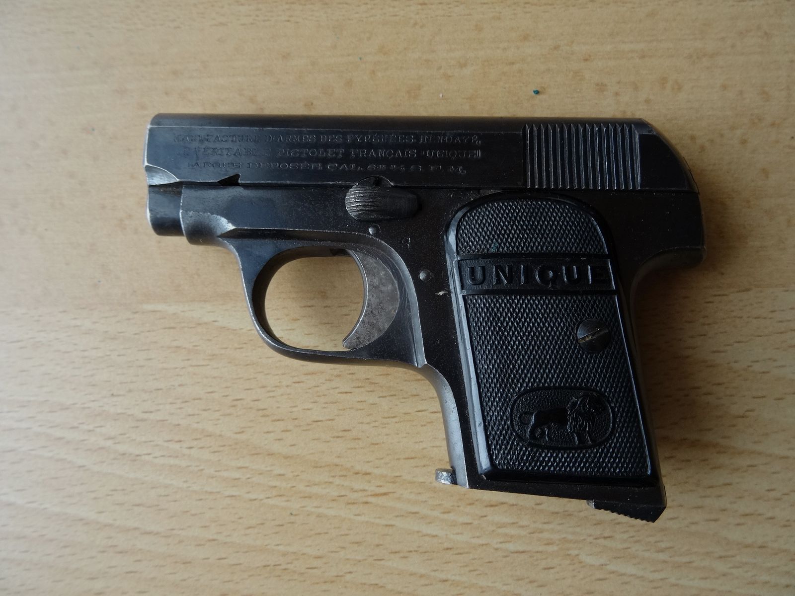 Pistol UNIQUE