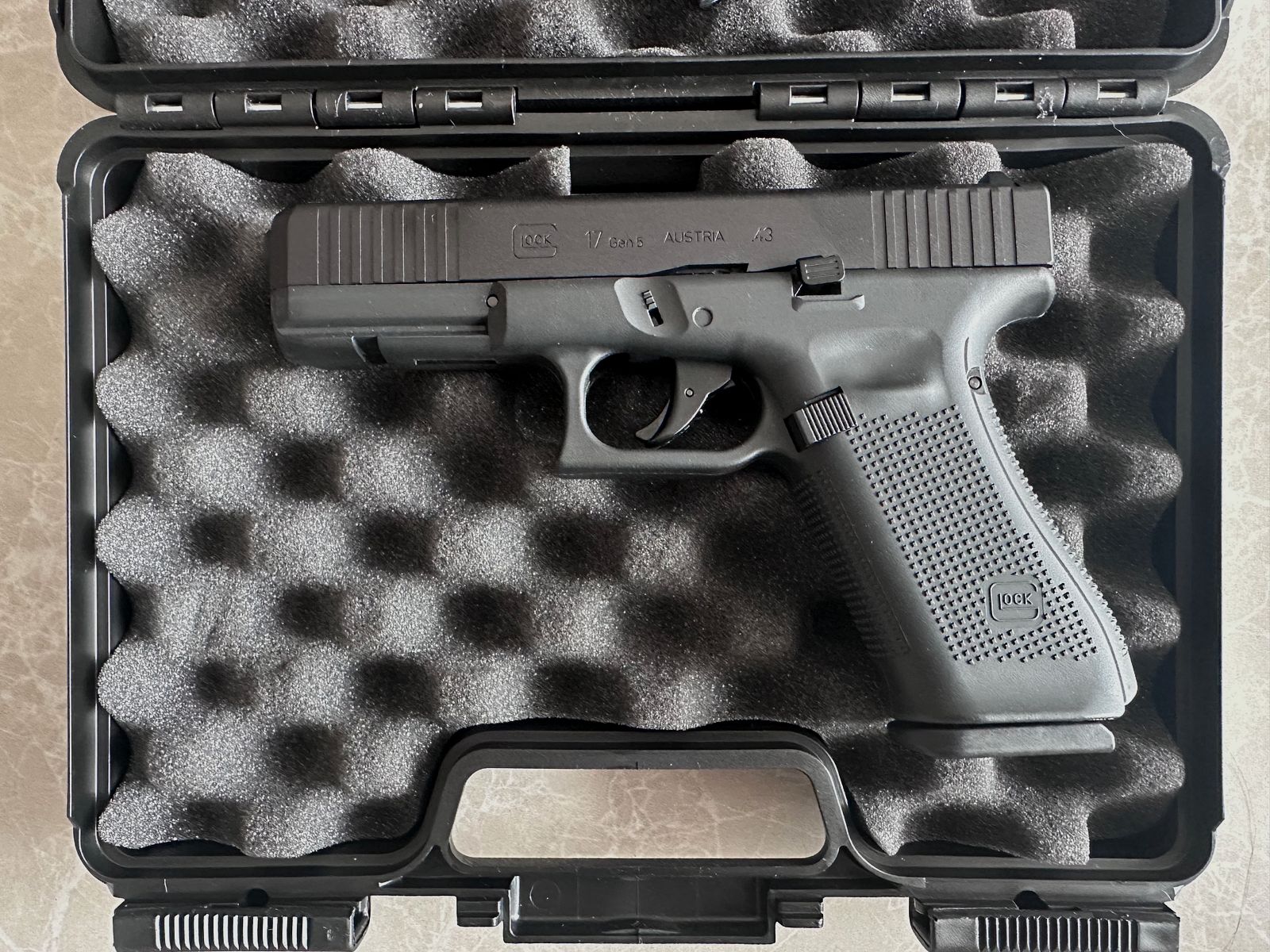 Glock 17 Gen.5 T4E CO2 RAM Pistole Kal. .43 + Holster