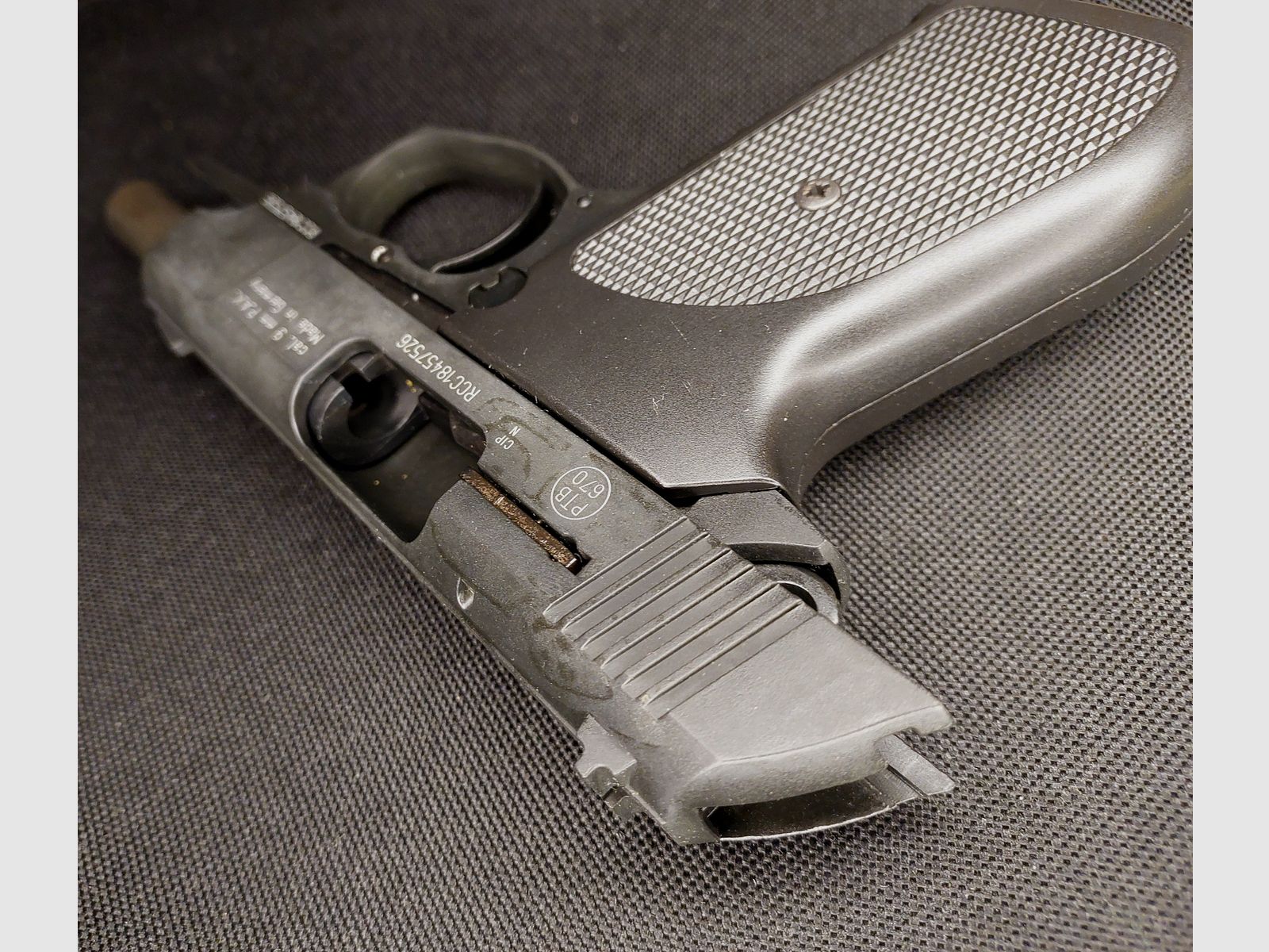 Röhm RG88 pistola a salve brunita (PTB 670) RG 88