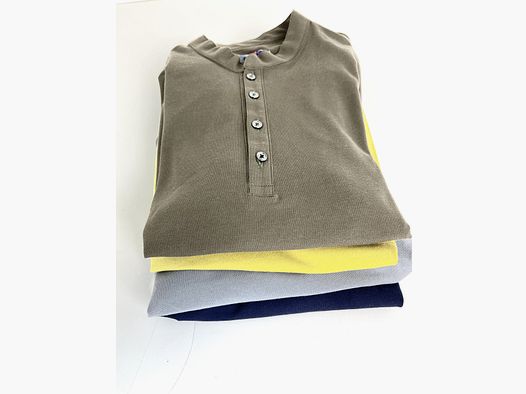 4 POLOS DE HAUTE QUALITÉ