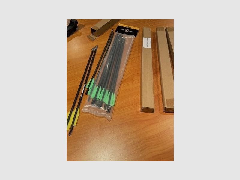 Arco compound veloce con caricatore completo per un massimo di 6 frecce >> EK ARCHERY WHIPSHOT arco compound incluso caricatore