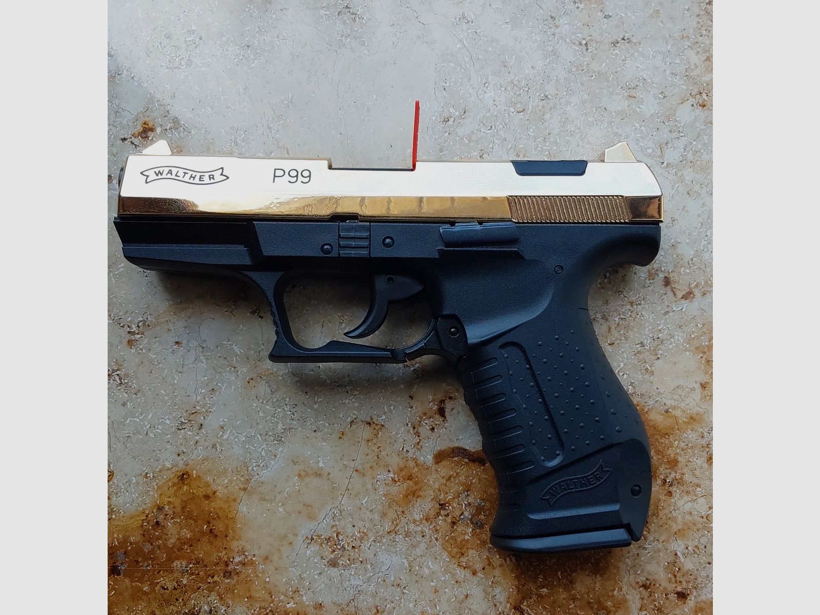 Walther P 99 EDITION 24 KARAT GOLD