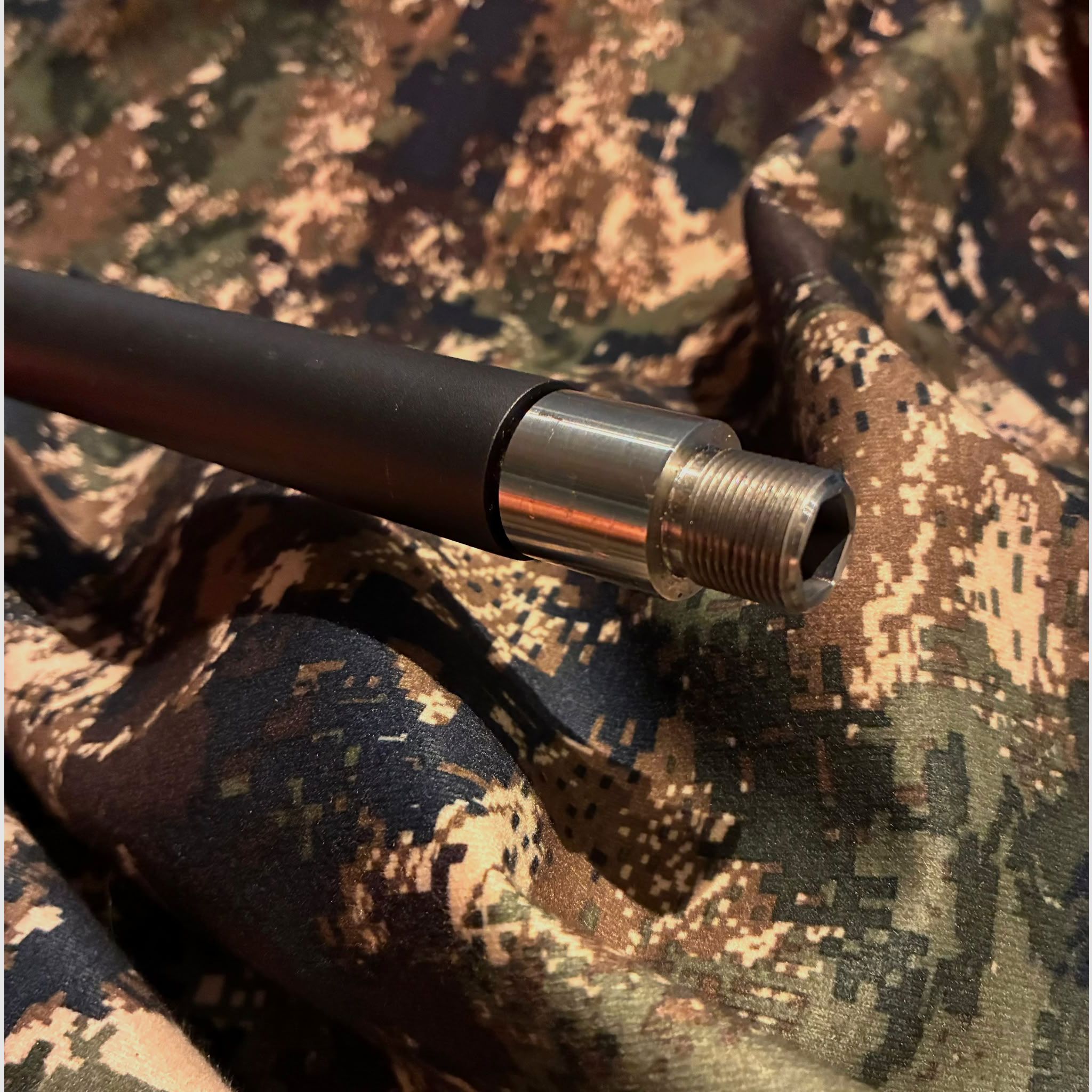 Remington 700 ADL Tactical en .308 Win bullbarrel jeune chasseur tireur sportif filetage 15M1, image 3 sur 5
