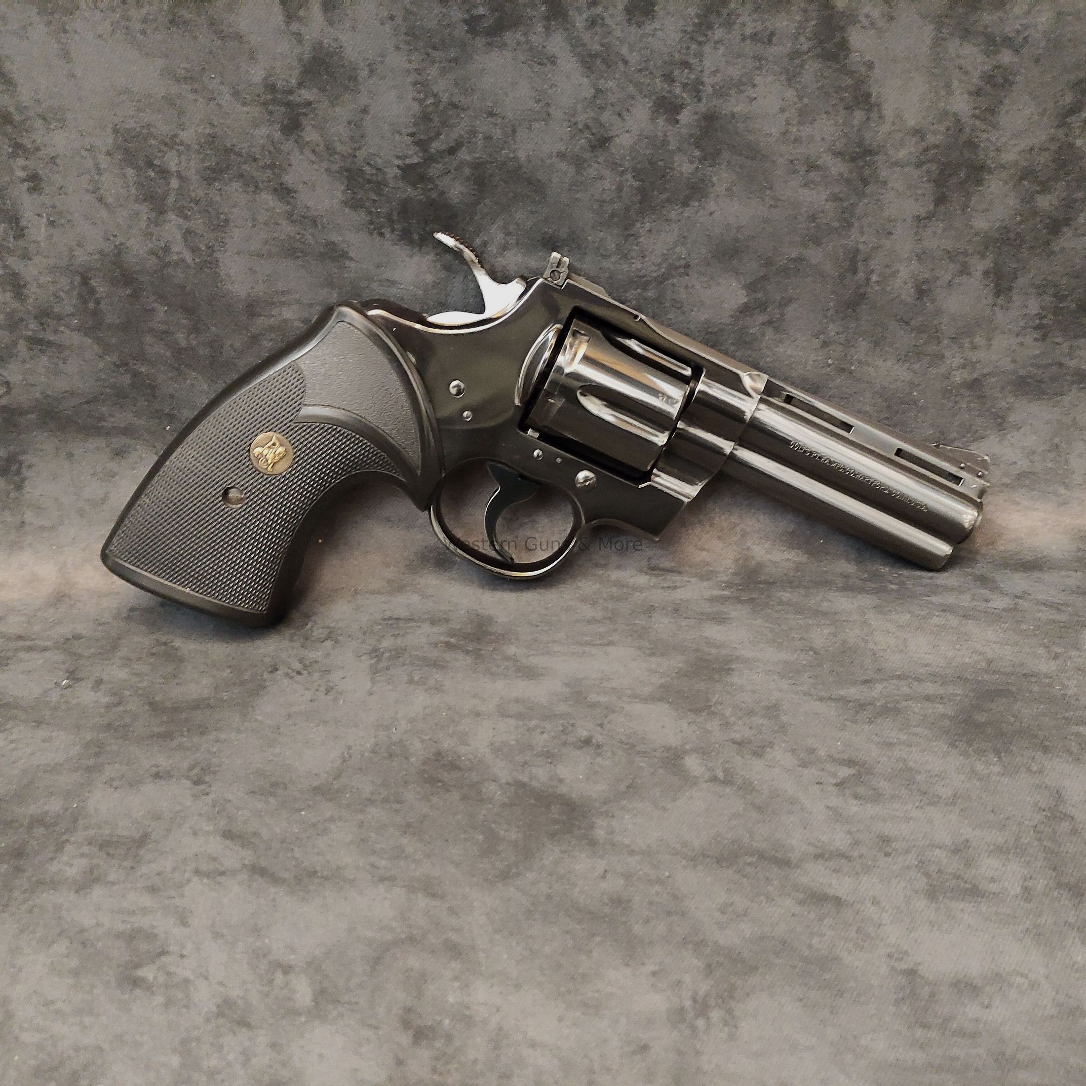 Colt	 Python Black 4 Zoll  Kal.357Mag.  Colt in Hartford (Connecticut), USA