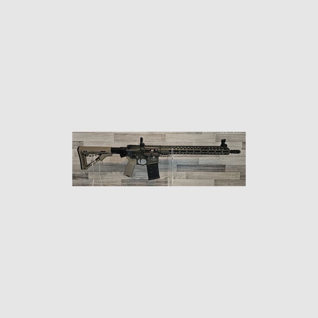 Neuware vom Fachhandel - Schmeisser AR15 M5FL Sondermodell MAGPUL 16,75" OD Green FDE Kal. .223Rem