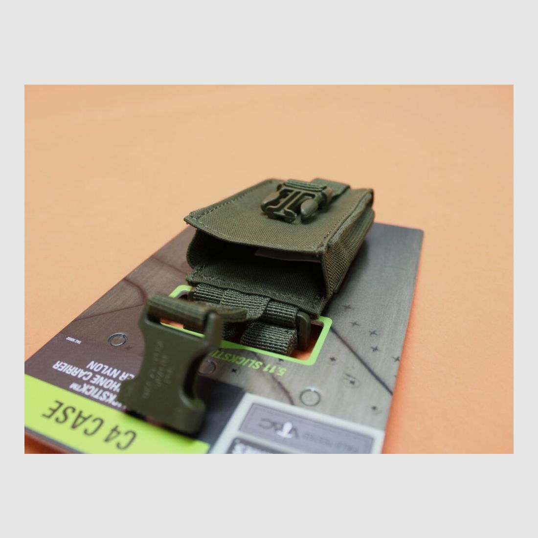 5.11 5.11 C4 Case (56029) 188 Tac OD Tasche Medium Phone/ PDA, oder z.B. auch für Zigarettenschachteln?