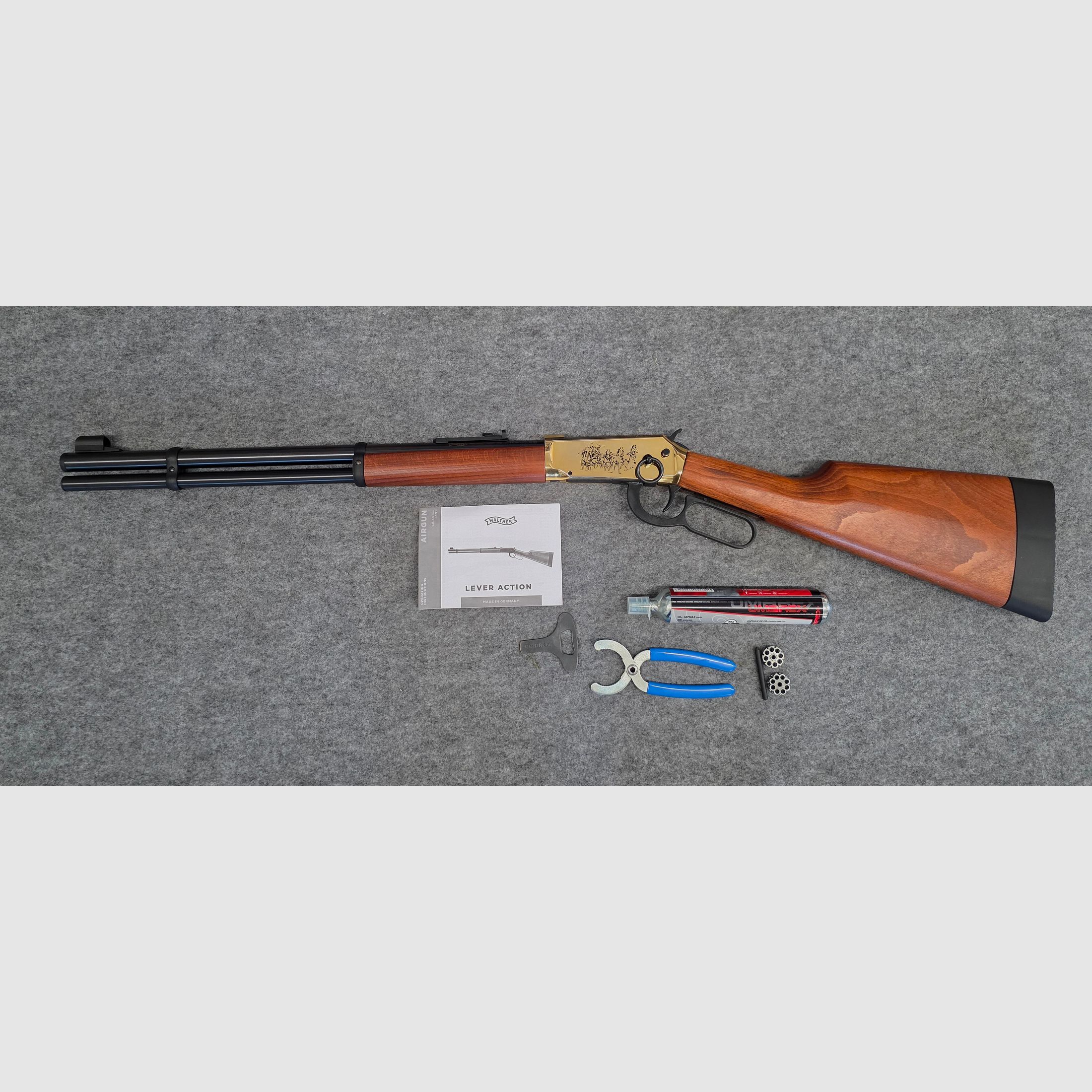 Beautiful Walther Lever Action Long Co2 Rifle Western in Cal. 4.5mm with 8-shot drum