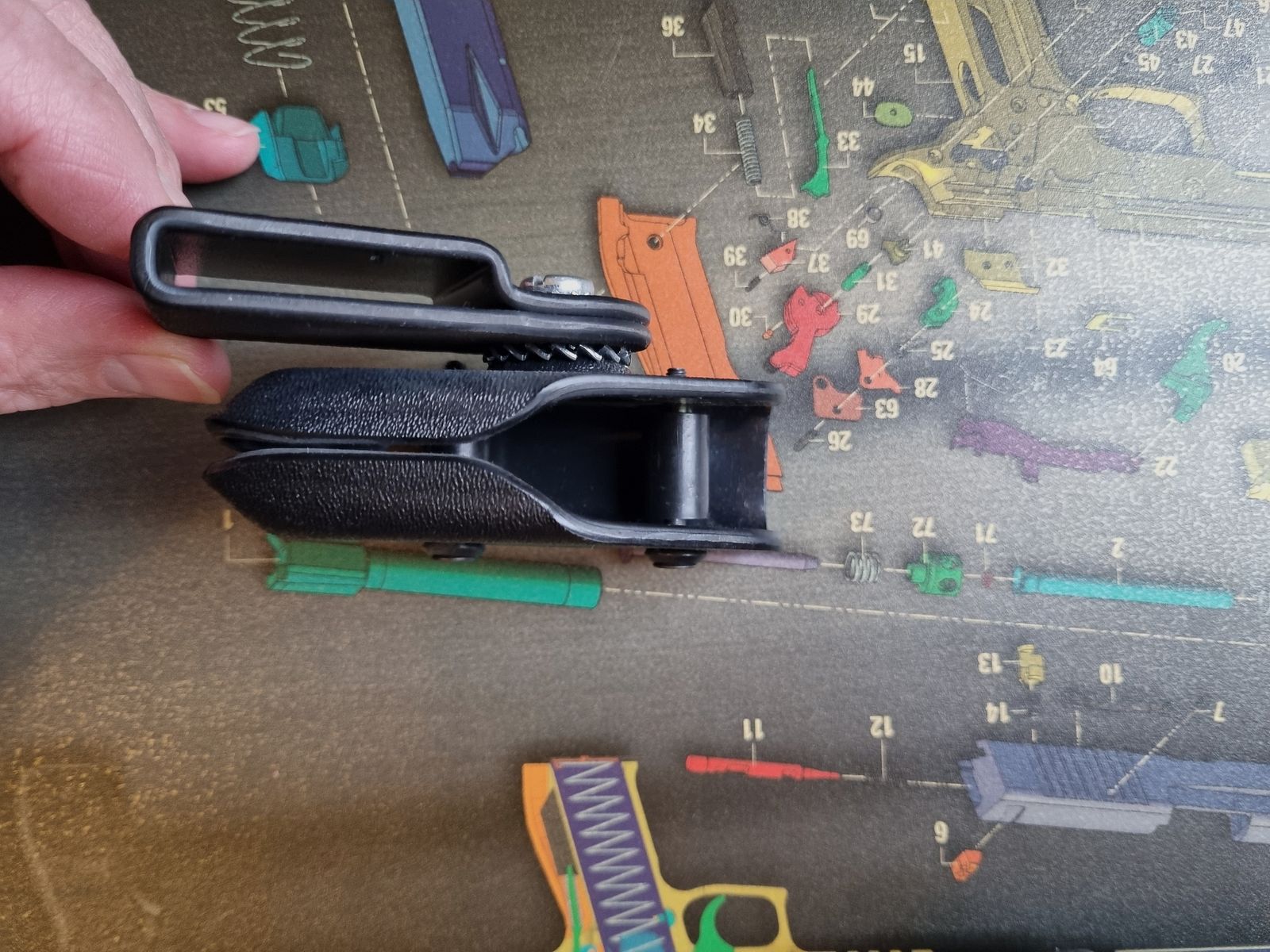  4 x Höppner und Schumann universal Magazinhalter (Speedmag 5CW?) für doppelreihige Magazine