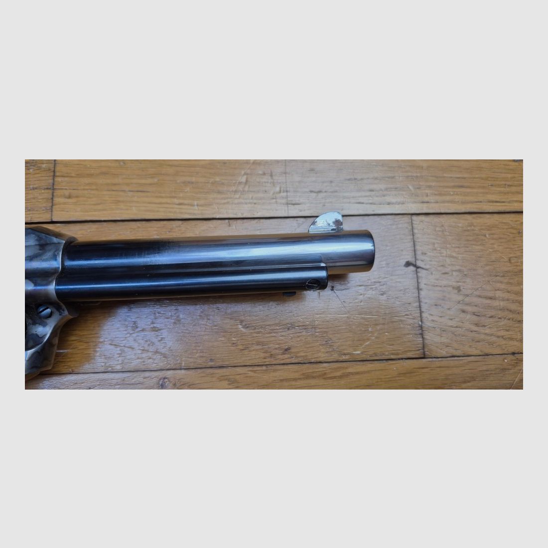 SAA 1873 von Ubert in 44-40 / 44 WCF – „Mod American Carbine“ – Ästhetischer Zustand gut (ohne Oxidation) Mechanischer Zustand einwandfrei – Aber Korn „bearbeitet“ – Wird für Teile verkauft, obwohl im aktuellen Zustand verwendbar!, Bild 19 von 19