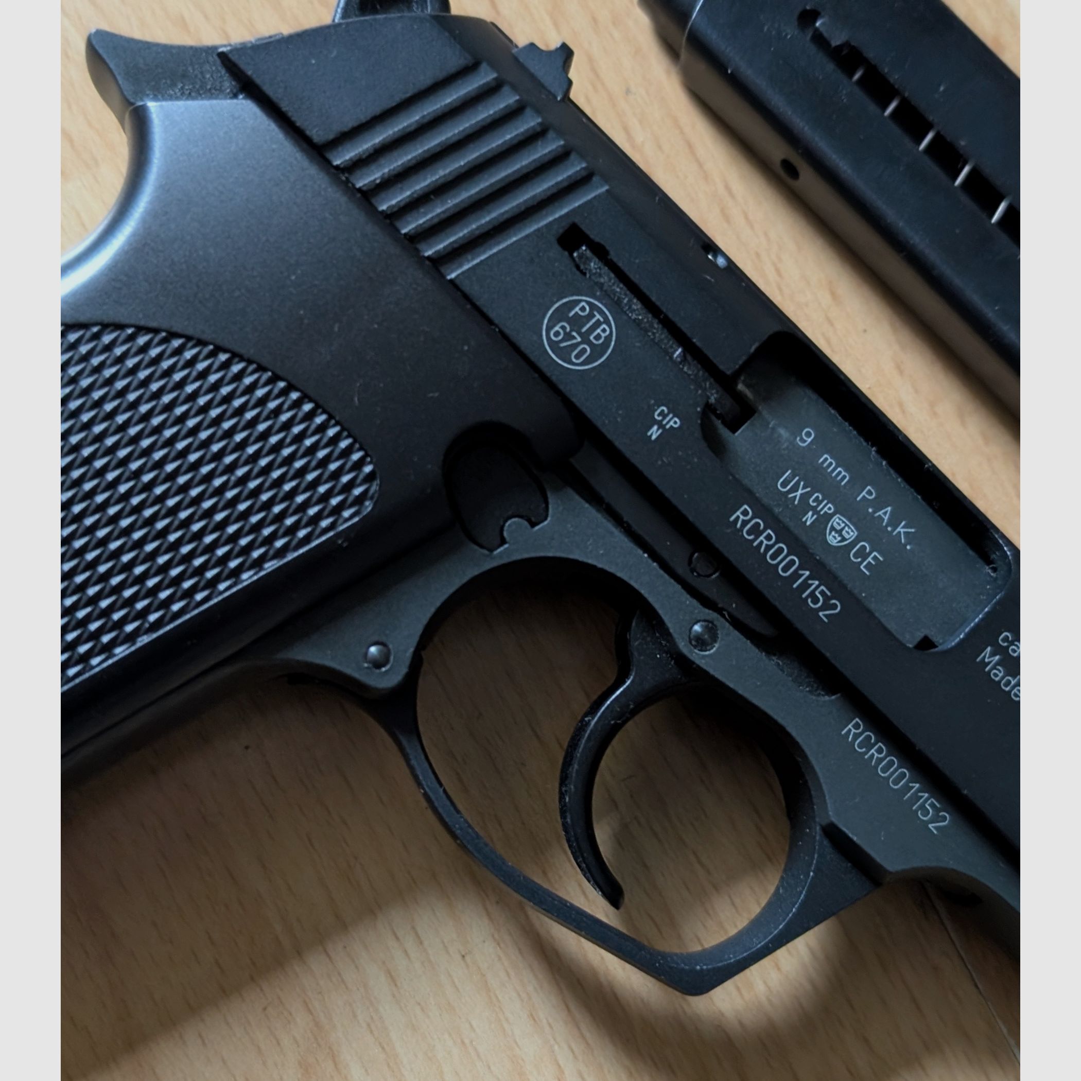 Röhm RG 88 Schreckschusspistole 9 mm P.A.K. / Frei ab 18 Jahren