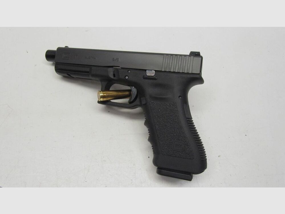 Pistola Glock 17 Gen3, 9mmLuger con canna filettata 5", come nuova 9mmLuger, immagine 1 di 5