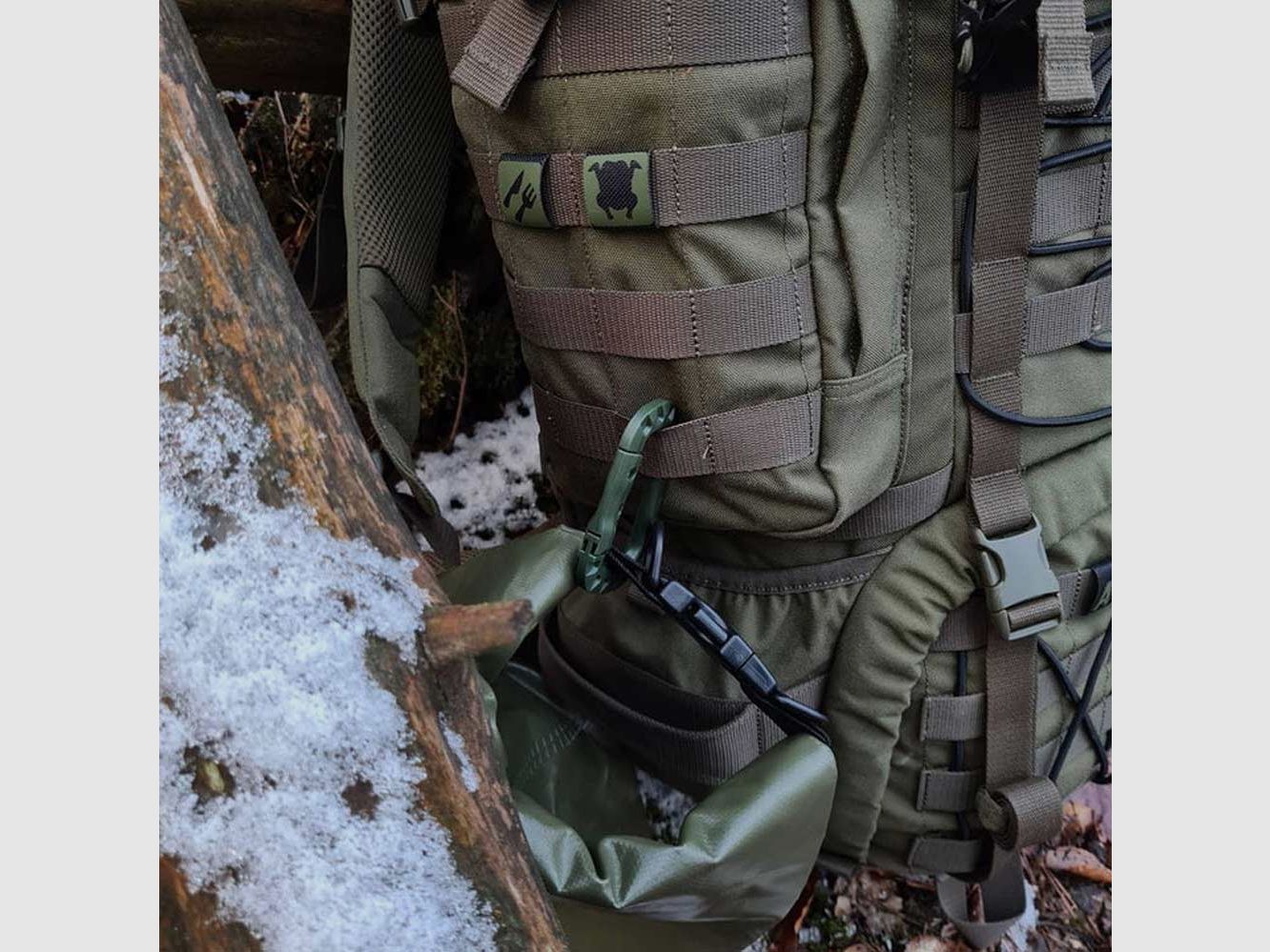 NightStripes BUSHCRAFT EDITION TARN SCHWARZ-OLIVE