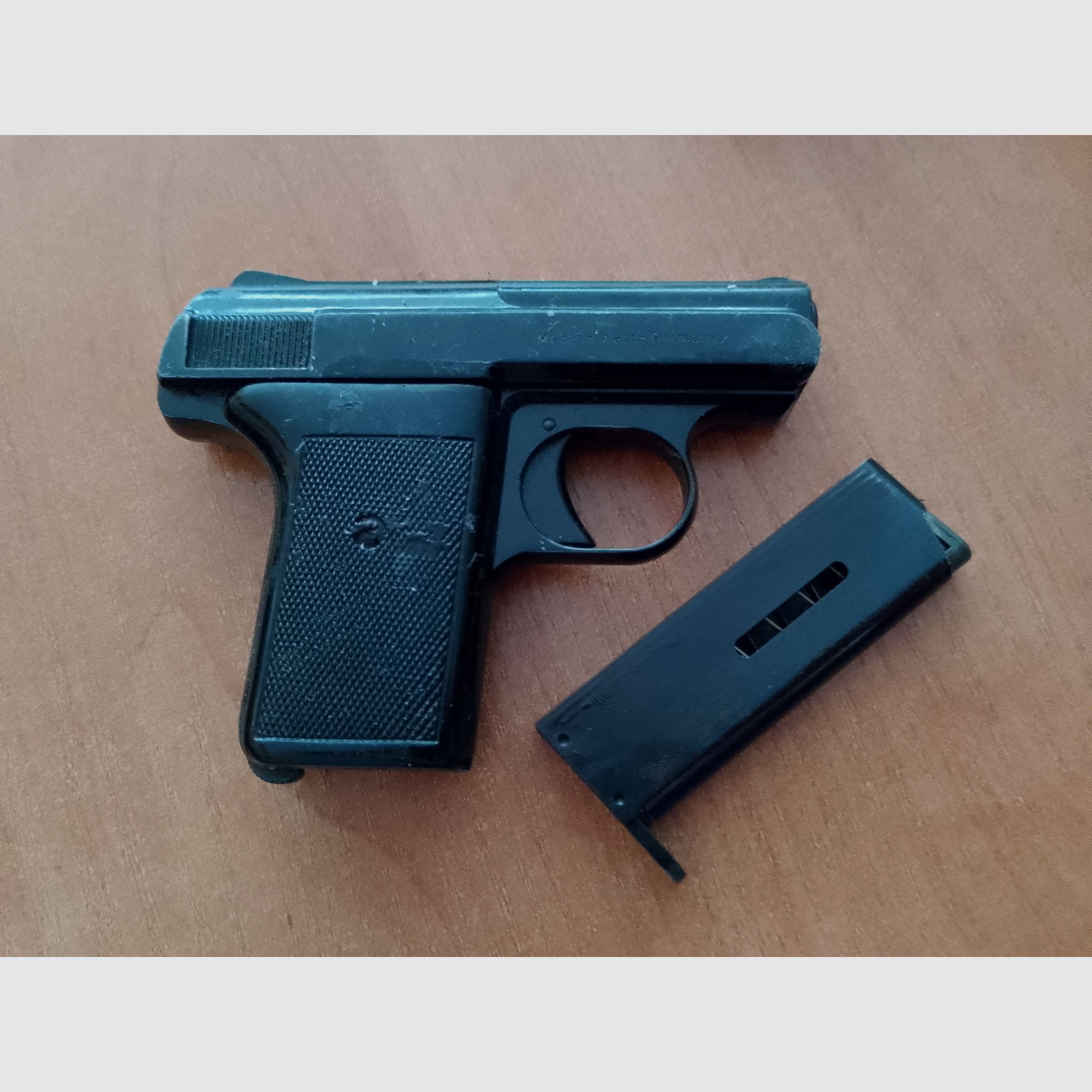 Stara pistolet gazowy P6 kal. 8 mm Knall/ PTB 48-69A