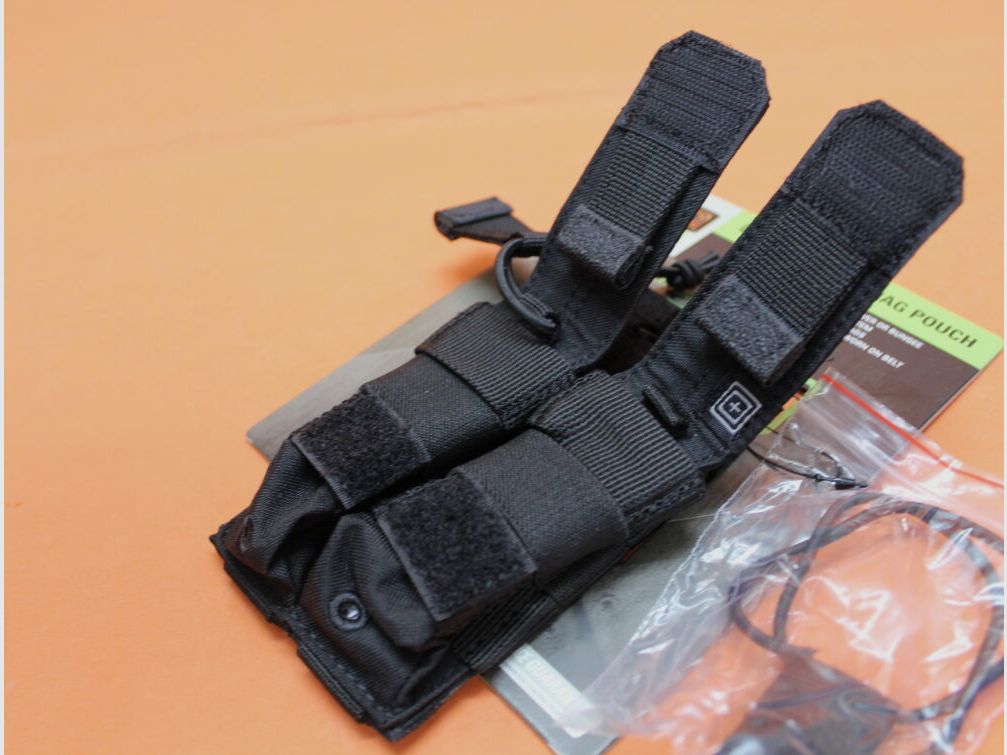 5.11 5.11 Double Pistol Bungee/Cover (56155) 019 Black Magazine pouch for 2 pistol magazines