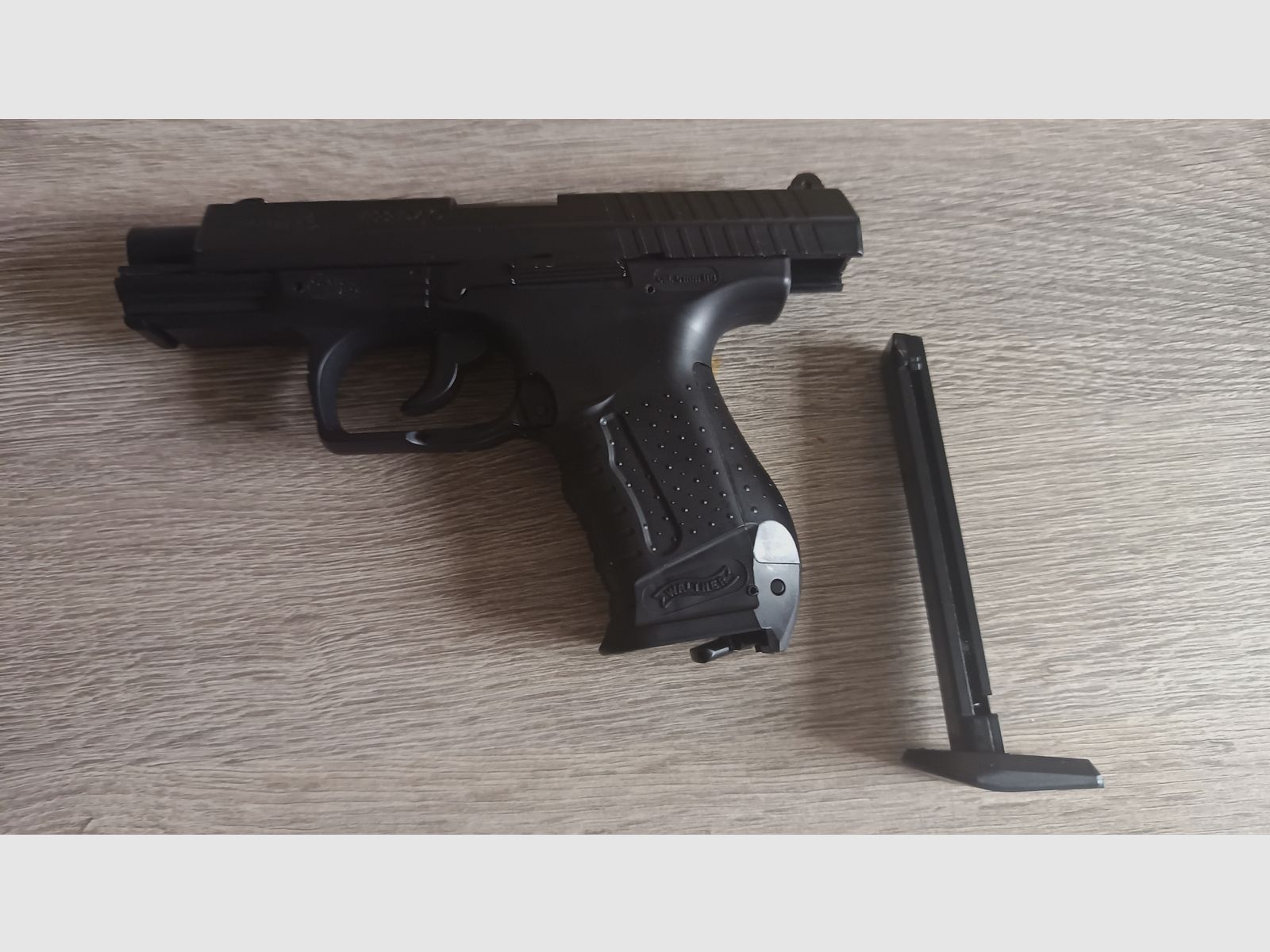 Walther PPQ CO2 Pistol