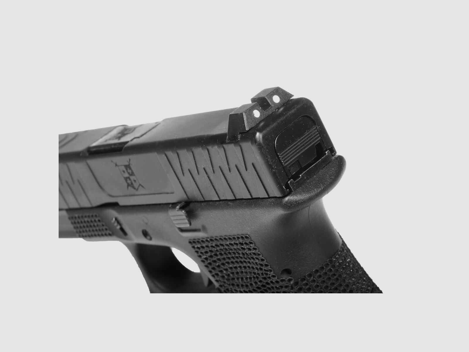 P05 GBB Airsoft Pistole in Schwarz | Delta Armory