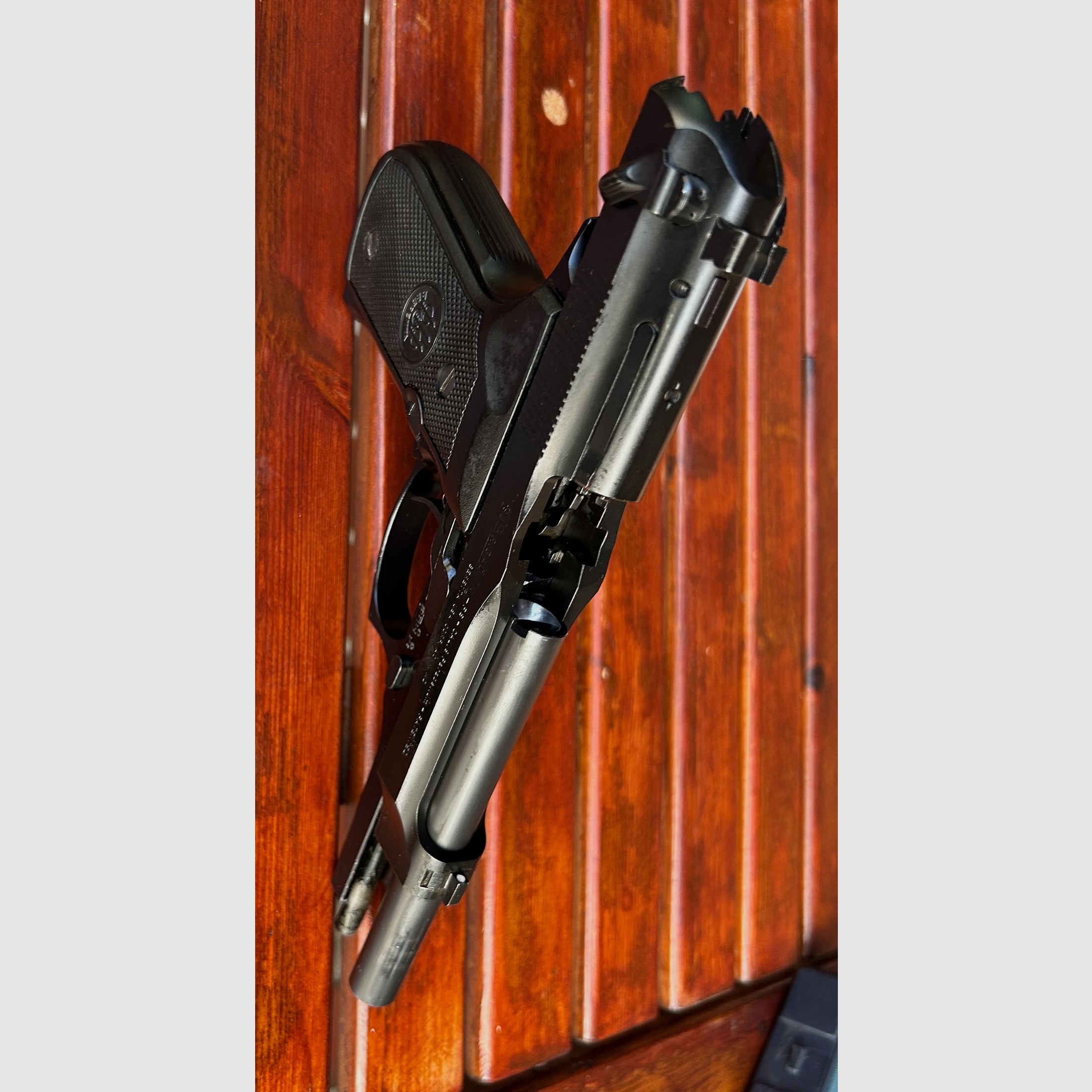 Pistolet Beretta 92 FS Brigardier