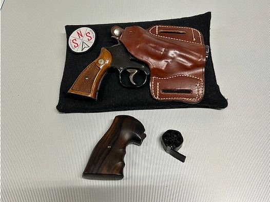 Smith & Wesson	 S&W 27-2, Revolver