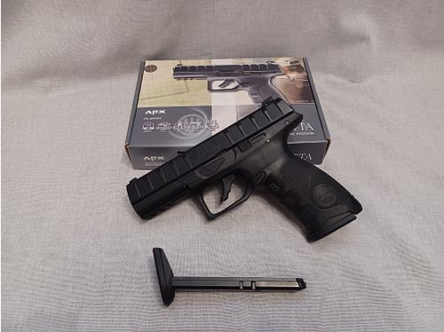 Beretta APX / 4,5 mm BB / BlowBack / CO2 / Pistole / OVP (24)