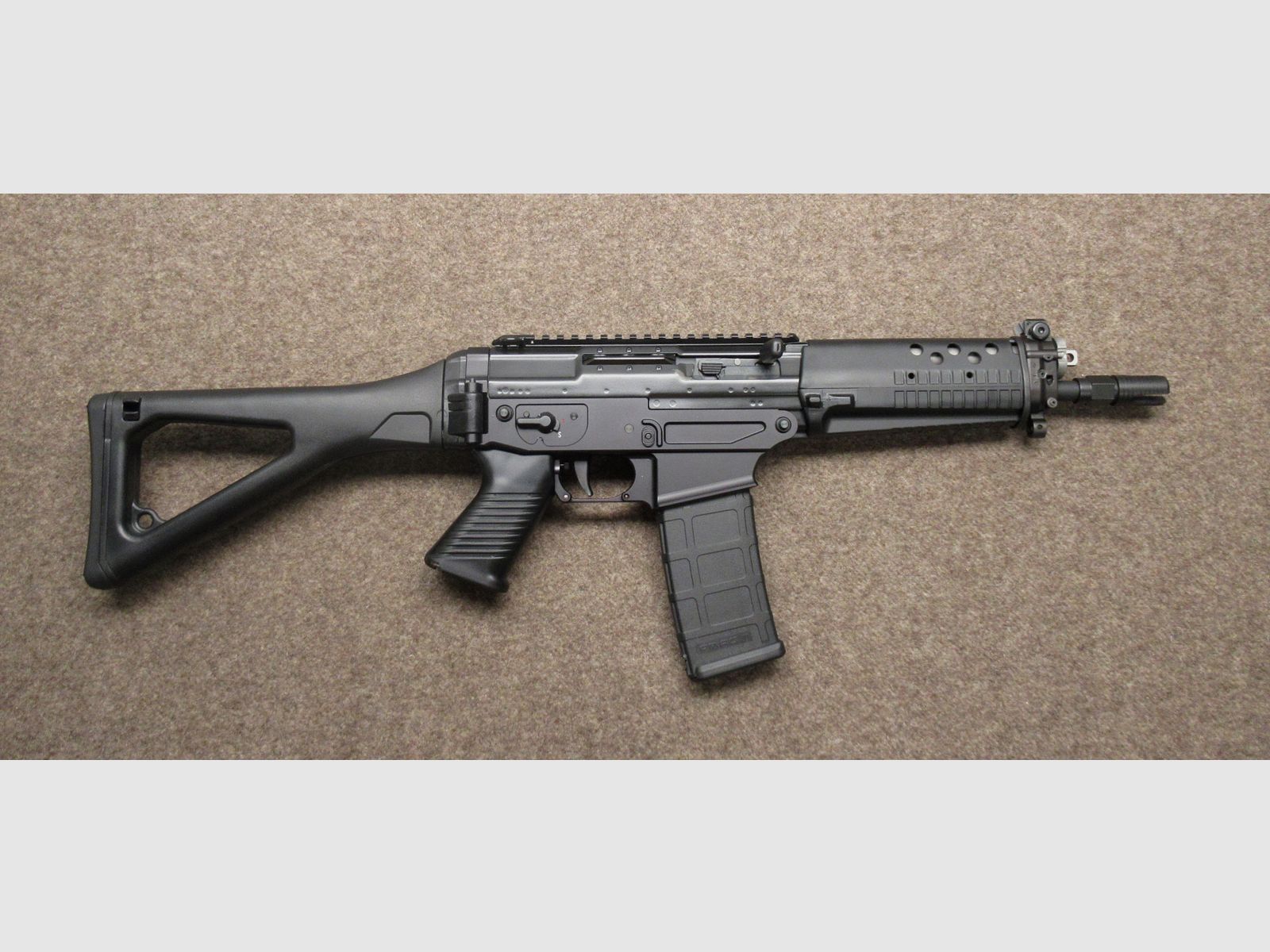 SIG SAUER Mod. 553 Halbautomat Kal. 5.6mm, Bild 1 von 2