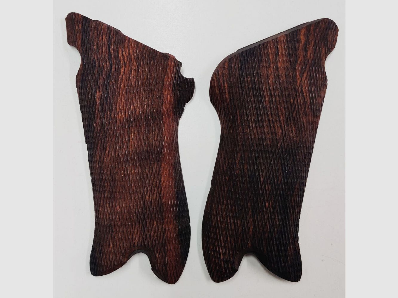 Griffschalen Luger 08, P08 Holz Links und Rechts Griffschalen Luger 08, P08 Holz Links und Rechts